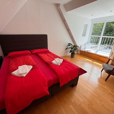 Messe, Uniklinikum, Grugapark - Charmante Wohnung Mit Dachterrasse In Guter Lage 埃森 外观 照片